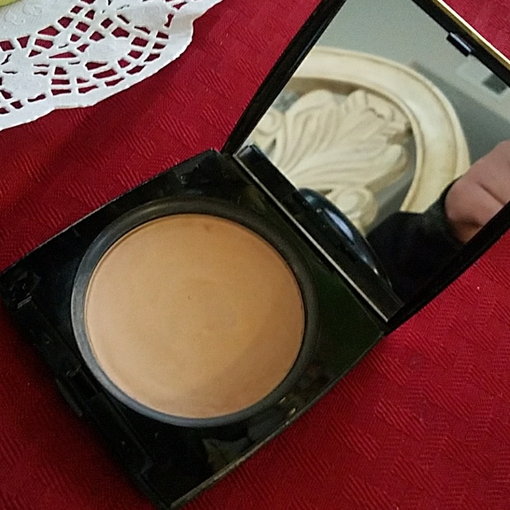 Lancome dual finish powder